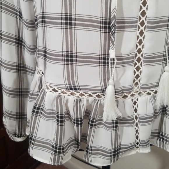 a.n.a plaid tassel long sleeves tunic top. Size PS - Picture 3 of 10